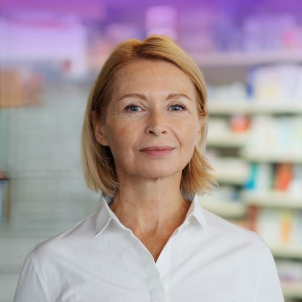 Titulaire qui renforce l'équipe de sa pharmacie